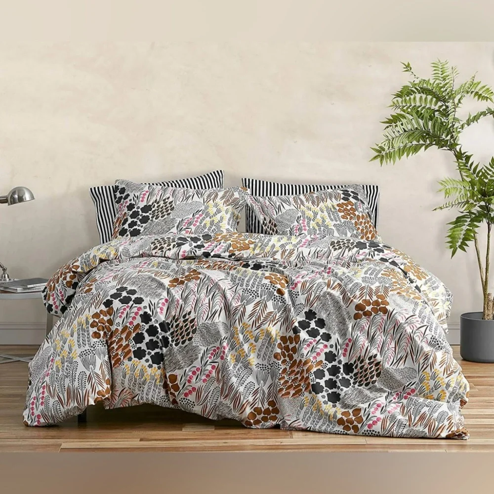 Marimekko Pieni Letto Comforter & Sham Set